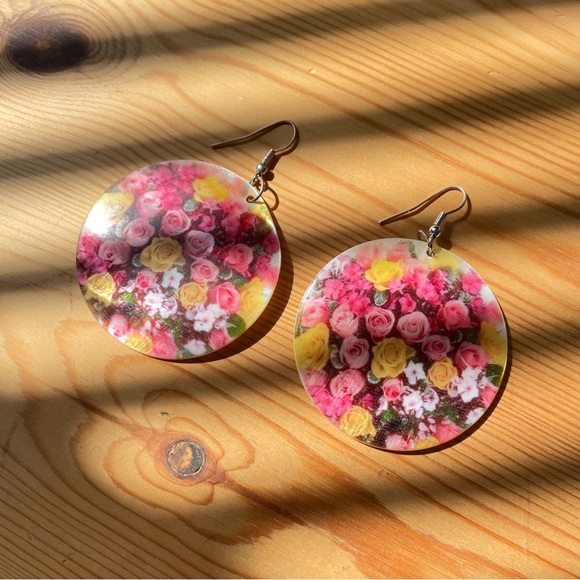 Vintage Rose Printed Shell Earrings Large Round Dangle Boho Pink Yellow - Picture 2 of 9